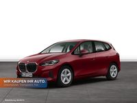 Gebraucht BMW 220 Active Tourer Luxury Line 156 PS (114 kW) 2025 Piemont rot metallic Van / Kleinbus