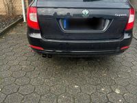 Gebraucht Skoda Superb 160 PS (117 kW) 2012 Schwarz Kombi
