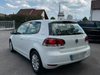 Gebraucht VW Golf VI 105 PS (77 kW) 2012 Weiß Kleinwagen