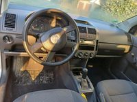 Gebraucht VW Polo 64 PS (47 kW) 2003 Silber Kleinwagen