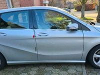 Gebraucht Mercedes B200 156 PS (114 kW) 2014 Silber Van / Kleinbus