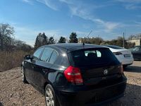 Gebraucht BMW 116 122 PS (89 kW) 2011 Schwarz Kleinwagen