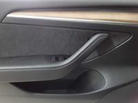 Gebraucht Tesla Model 3 Standard Range Plus 208 kW (283 PS) 2021 Solid black Limousine