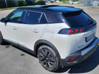 Second-hand Peugeot e-2008 GT 100 kW (136 CP) 2021 Alb SUV
