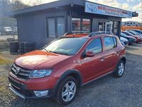 Gebraucht Dacia Sandero Prestige 90 PS (66 kW) 2014 Rot SUV