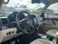 Gebraucht Mitsubishi Pajero Plus 190 PS (139 kW) 2017 Granitbraun (metallic) SUV