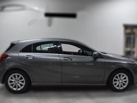 Gebraucht Mercedes A180 109 PS (80 kW) 2016 Grau metallic