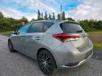 Gebraucht Toyota Auris 111 PS (81 kW) 2015 Silber Limousine