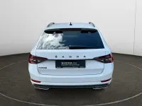 Gebraucht Skoda Superb SportLine 200 PS (147 kW) 2024 Moonweiß perleffekt Kombi