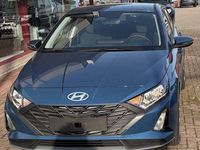 Neu Hyundai i20 79 PS (58 kW) 2025 Blau Limousine
