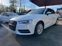 Gebraucht Audi A3 Ambiente 122 PS (89 kW) 2013 Gletscherweiss metallic Kleinwagen