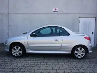 Gebraucht Peugeot 206 CC 109 PS (80 kW) 2006 Lackierung aluminiumgrau/metalliclackierung mit schutzlack Cabrio