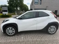 Gebraucht Toyota Aygo X X-play 72 PS (52 kW) 2023 Weiß SUV