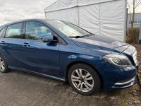 Gebraucht Mercedes B200 135 PS (99 kW) 2012 Blau Van / Kleinbus