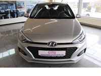 Gebraucht Hyundai i20 84 PS (61 kW) 2019 Silber Kleinwagen