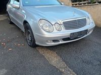 Gebraucht Mercedes 220 150 PS (110 kW) 2002 Silber Limousine