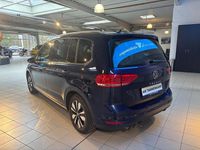 Gebraucht VW Touran Move 150 PS (110 kW) 2023 Blau Van / Kleinbus