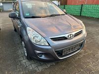 Gebraucht Hyundai i20 Active 77 PS (56 kW) 2010 Grau Kleinwagen
