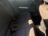 Gebraucht BMW 318 143 PS (105 kW) 2009 Grau Kombi