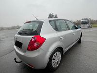 Gebraucht Kia Ceed EX 90 PS (66 kW) 2008 Silber Kleinwagen