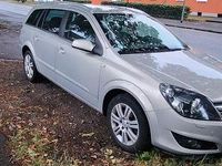Gebraucht Opel Astra Selection 140 PS (102 kW) 2009 Grau Kombi