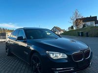 Second-hand BMW 740 313 CP (230 kW) 2013 Albastru Berlinǎ