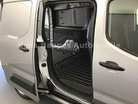 Neu Opel Combo 131 PS (96 kW) 2025 Kontrast grau Kombi