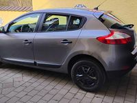 Gebraucht Renault Mégane Expression 101 PS (74 kW) 2012 Grau Limousine