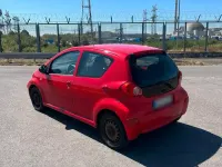 Gebraucht Toyota Aygo 68 PS (50 kW) 2005 Rot Kleinwagen
