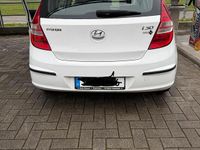 Gebraucht Hyundai i30 109 PS (80 kW) 2009 Weiß Kombi