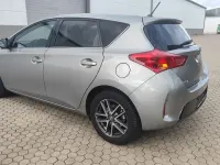 Gebraucht Toyota Auris Hybrid Edition 132 PS (97 kW) 2014 Grau Limousine