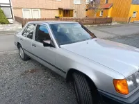 Gebraucht Mercedes E260 160 PS (117 kW) 1989 Silber Limousine
