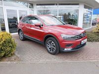 Second-hand VW Tiguan Sound 179 CP (131 kW) 2017 Roșu SUV