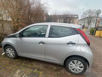 Gebraucht Toyota Aygo 72 PS (52 kW) 2018 Grau Kleinwagen
