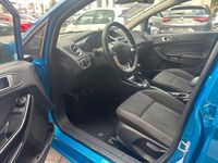Gebraucht Ford Fiesta Titanium 125 PS (91 kW) 2015 Blau Kleinwagen