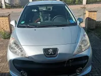 Gebraucht Peugeot 207 Urban Move 95 PS (69 kW) 2009 Grau Kleinwagen