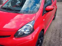 Gebraucht Toyota Aygo 68 PS (50 kW) 2013 Rot Kleinwagen