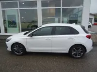 Gebraucht Hyundai i30 Advantage 160 PS (117 kW) 2024 Serenity white / mic) (weiss Limousine