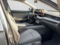 Neu Skoda Superb Selection 193 PS (141 kW) 2026 Grau Kombi