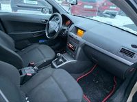 Gebraucht Opel Astra Basis 90 PS (66 kW) 2004 Gold Kleinwagen