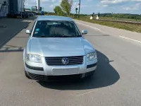 Second-hand VW Passat 101 CP (74 kW) 2001 Argintiu Berlinǎ