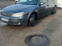 Gebraucht Ford Mondeo 110 PS (80 kW) 2002 Grau Limousine