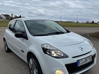 Gebraucht Renault Clio II 75 PS (55 kW) 2011 Weiß Limousine