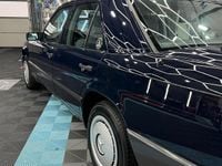Gebraucht Mercedes E300 109 PS (80 kW) 1987 Blau Limousine