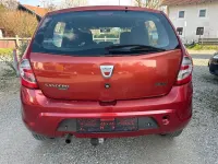 Gebraucht Dacia Sandero 75 PS (55 kW) 2009 Rot Limousine