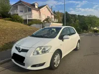 Gebraucht Toyota Auris Life 101 PS (74 kW) 2010 Weiß Kleinwagen