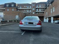 Gebraucht Mercedes E200 163 PS (119 kW) 2004 Gold Limousine