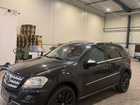 Gebraucht Mercedes ML500 387 PS (284 kW) 2010 Schwarz SUV