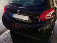 Gebraucht Peugeot 208 Access 68 PS (50 kW) 2014 Schwarz Kleinwagen