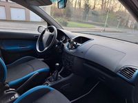 Gebraucht Peugeot 206 73 PS (53 kW) 2011 Weiß Limousine